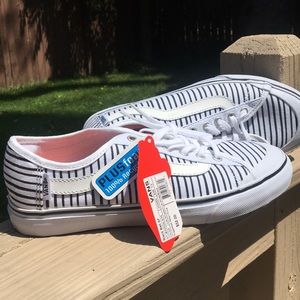 NWT Women’s Plus Foam Vans